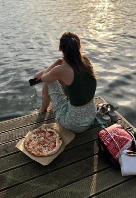 Anna • 30 • Russia