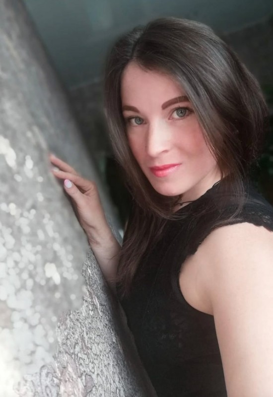 Elena • 35 • Russie