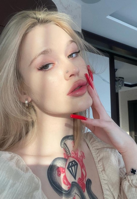 Anastasia • 21 • Russia