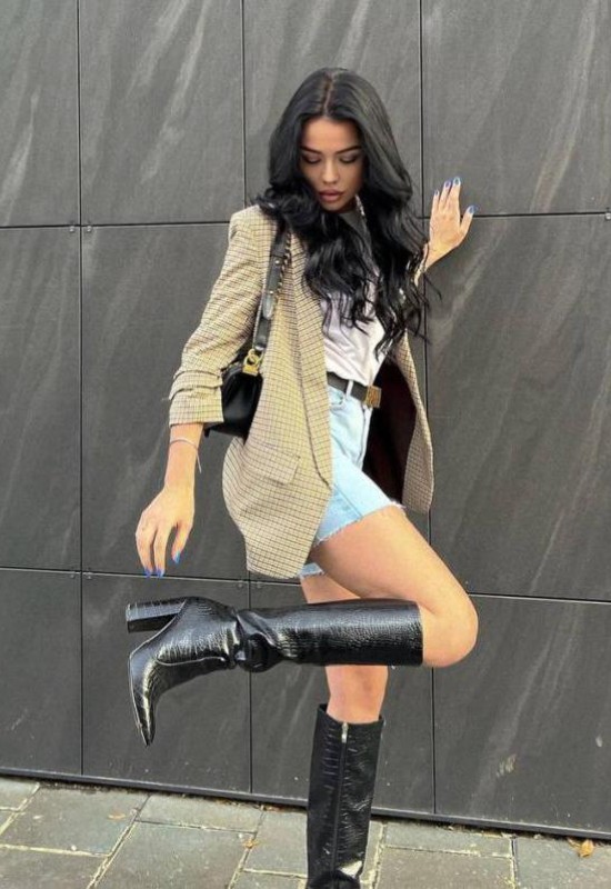 Renata • 30 • Ukraine