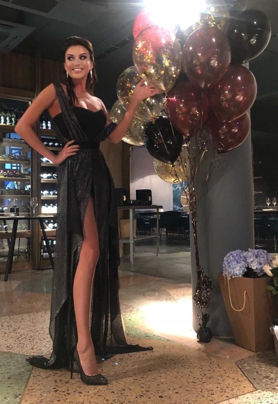 Dana • 47 • Kazakhstan