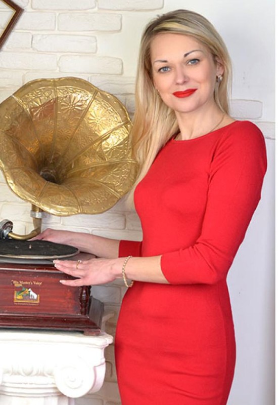 Natalia • 46 • France