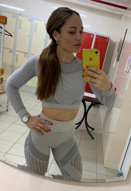 Yana • 38 • Ukraine