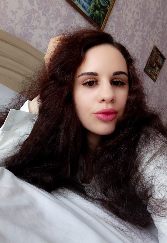 Marina • 25 • Ukraine 🇺🇦