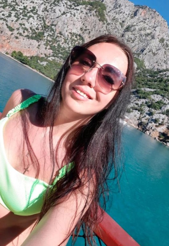 Yulia • 30 • Білорусь