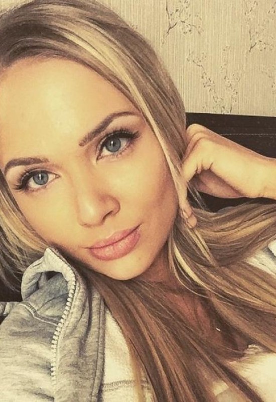 Alisa • 35 • Ukraine