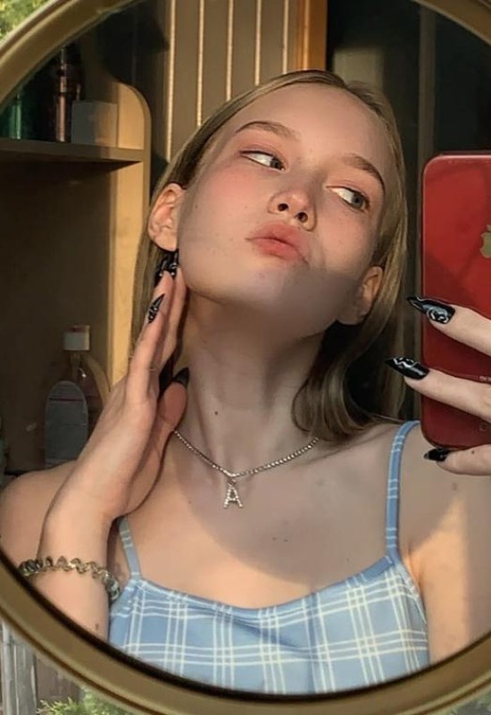 Arina • 25 • Russia