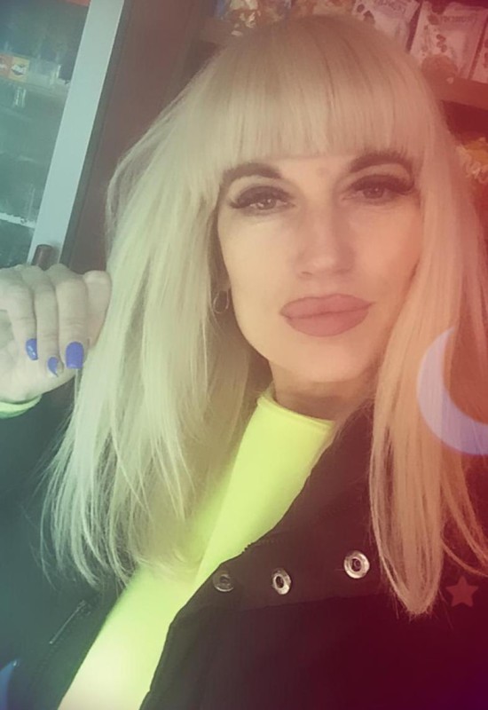 Diana • 47 • Ukraine