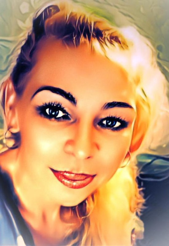 Elena • 58 • Russie