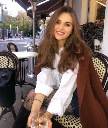Valentina, 33