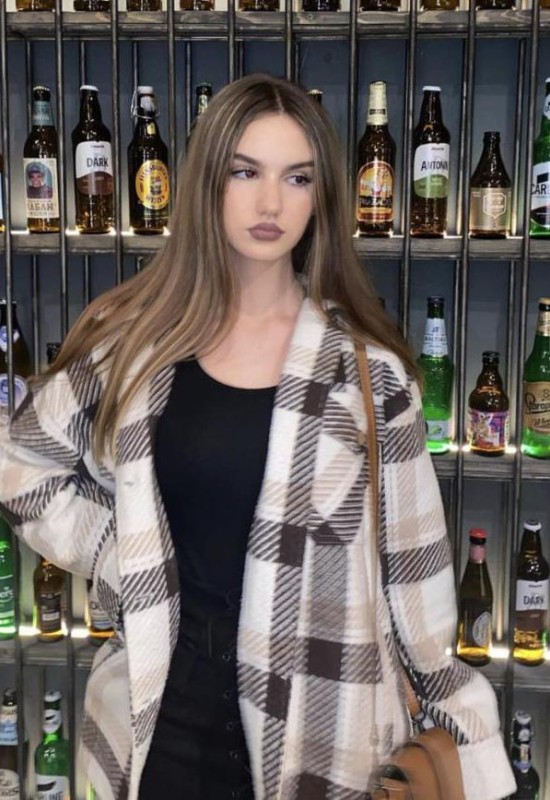 Elizabeth • 23 • Ukraine