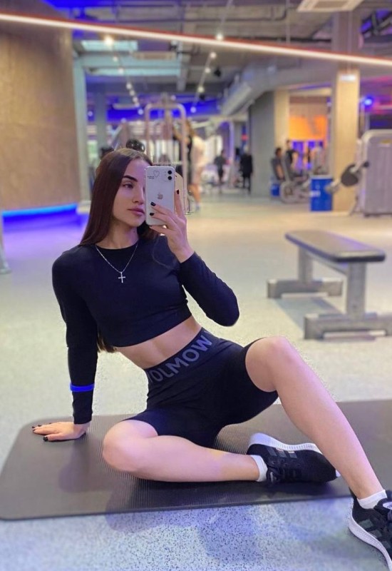 Evgenia • 22 • Ukraine 🇺🇦