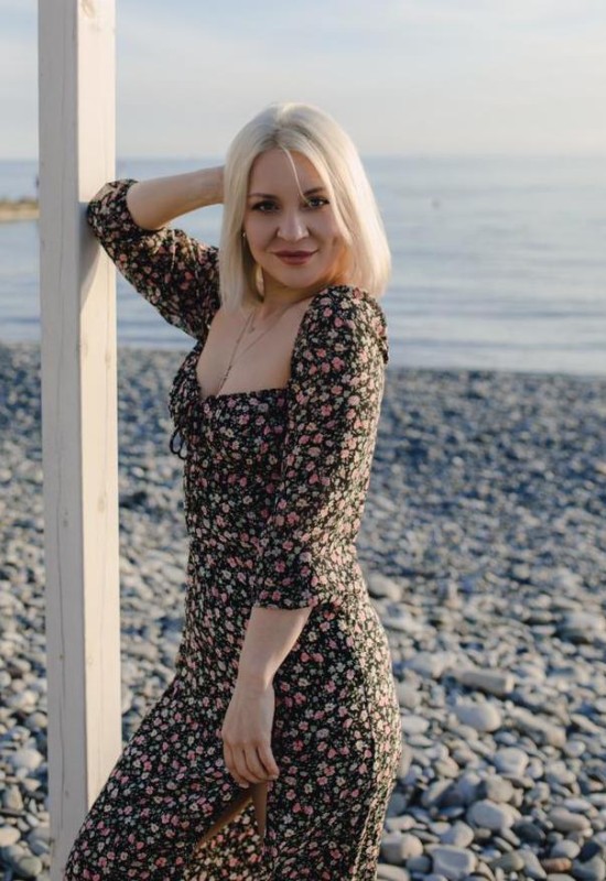 Alena • 39 • Russia