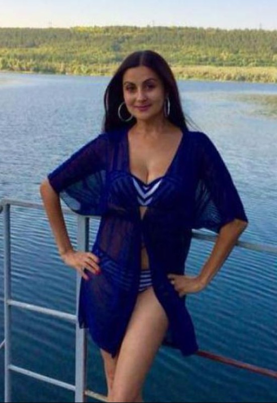 Alena • 42 • Ukraine 🇺🇦