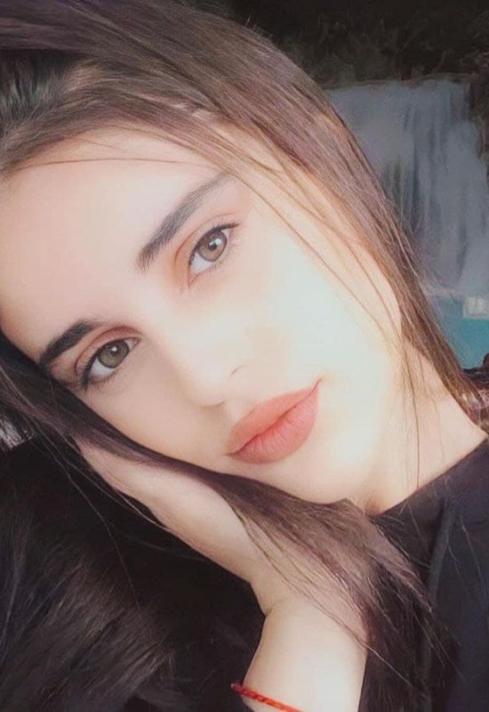 Alina • 25 • Germany