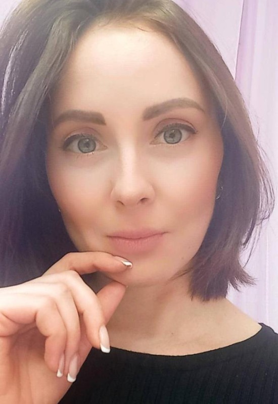 Anna • 42 • Russia