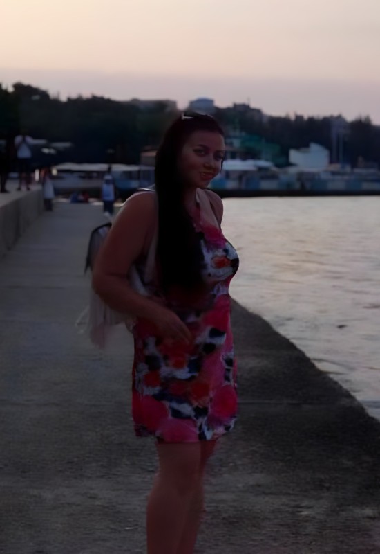 Anna • 35 • Russie