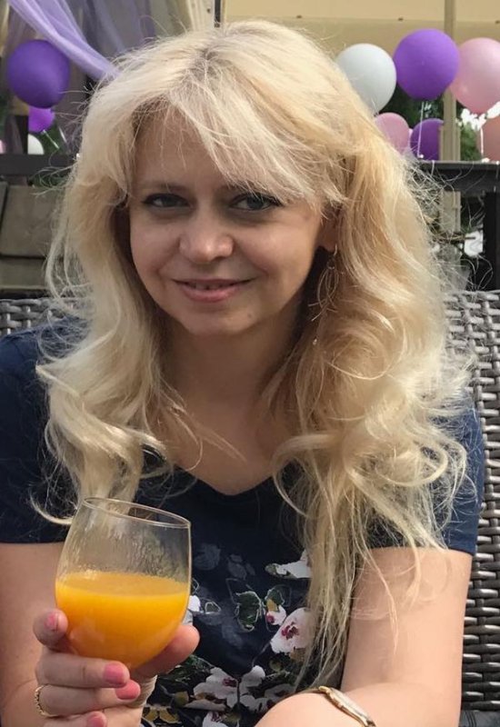 Anna • 53 • Russie