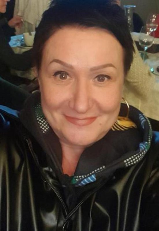 Dana • 57 • Estonia