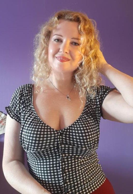 Diana • 53 • Russie