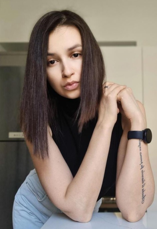 Daria • 33 • Russia