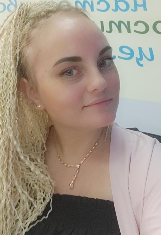 Elena • 37 • Russia