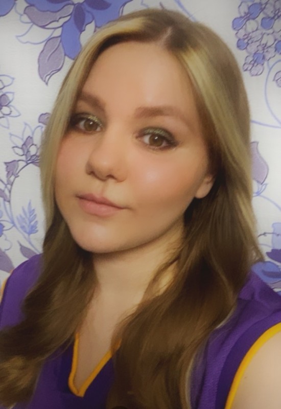 Elena • 31 • Russie