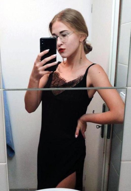 Elina • 23 • Russia