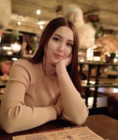 Elena, 26