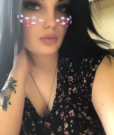 Karina, 33