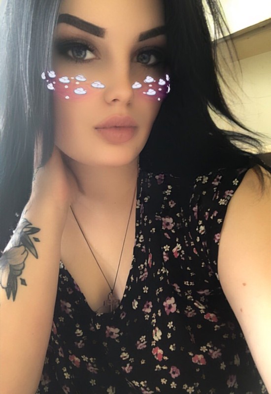 Karina • 33 • Україна