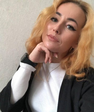 Krystina, 33