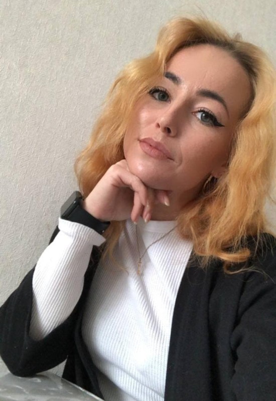 Krystina • 33 • Ukraine