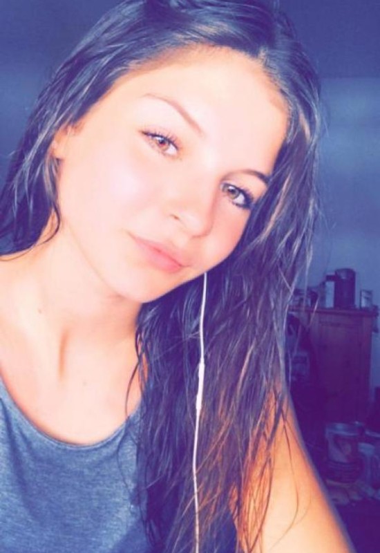 Manon • 24 • Франція