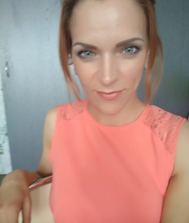 Elena, 38