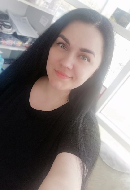 Lisa • 33 • Russia