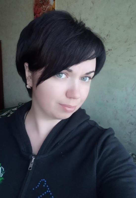 Irina • 38 • Ukraine 🇺🇦