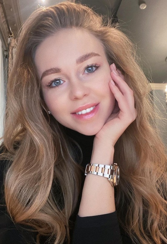 Nina • 34 • Білорусь