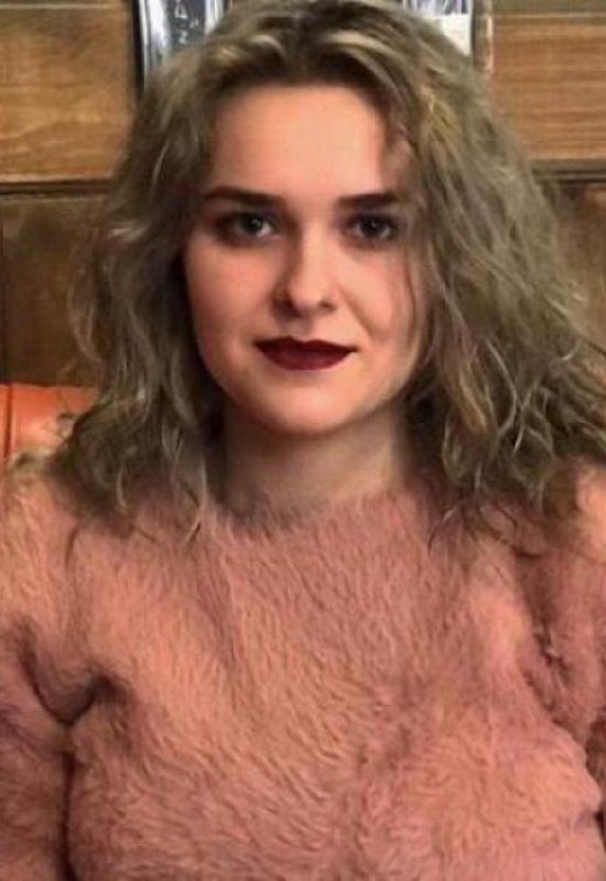 Polina • 27 • Russie