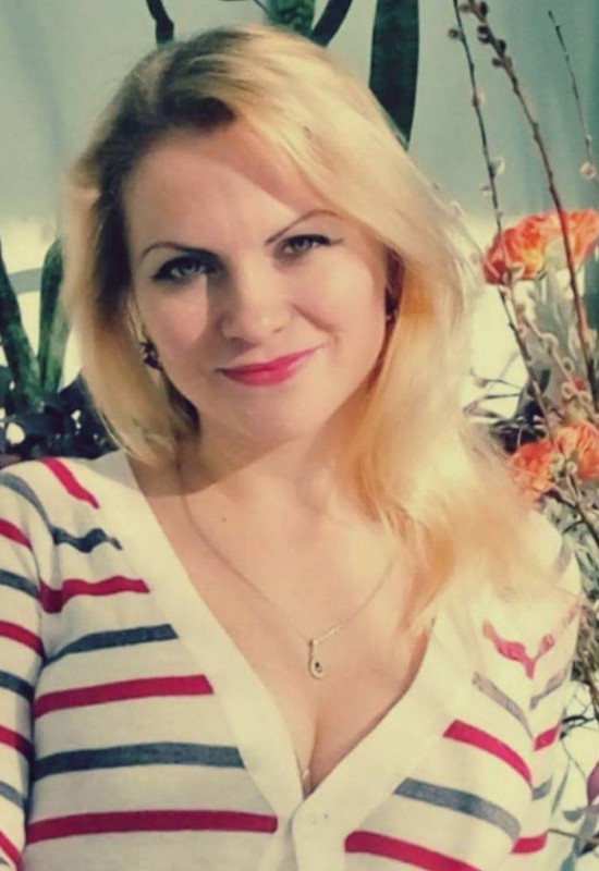 Vika • 45 • Russie