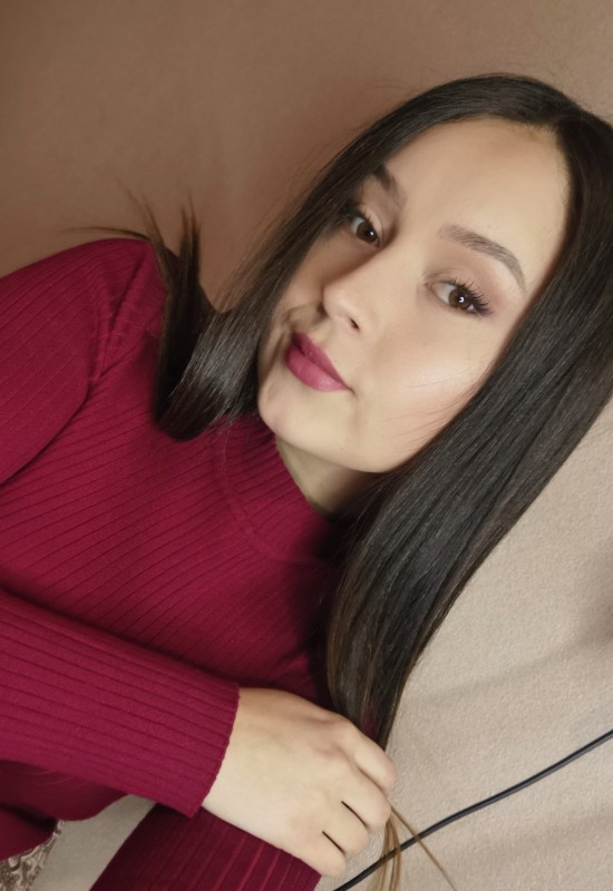 Victoria • 29 • Russia