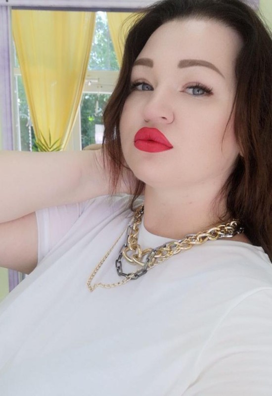 Viktoria • 31 • Росія