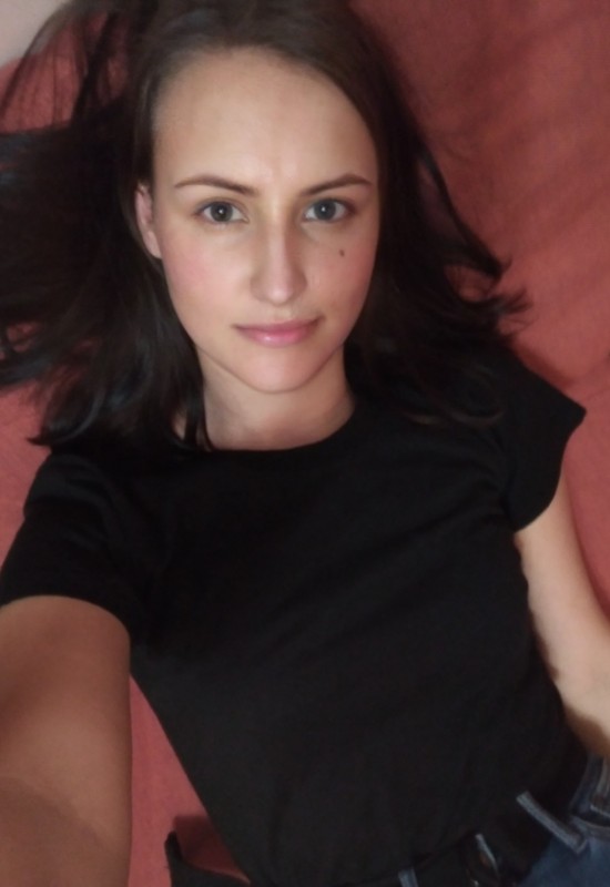 Vika • 37 • Russie