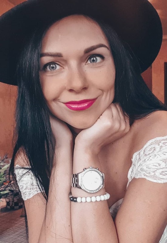 Yanina • 42 • Ukraine