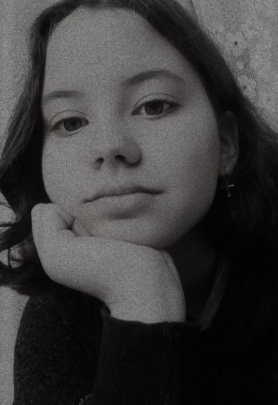 Alina • 21 • Ukraine 🇺🇦