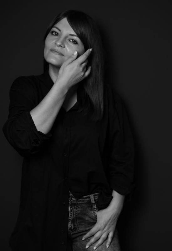 Anya • 38 • Russia