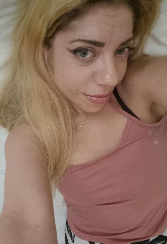 Alisa • 37 • Israël