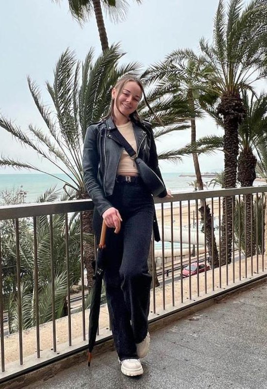 Irina • 33 • Espagne