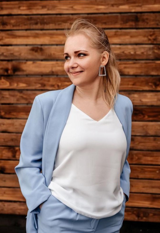 Irina • 44 • Biélorussie