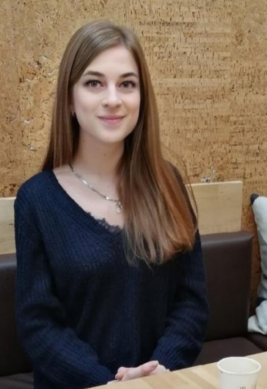 Irina • 30 • Russie